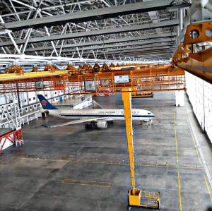 北京大兴GAMECO机库飞机升降平台及起重机